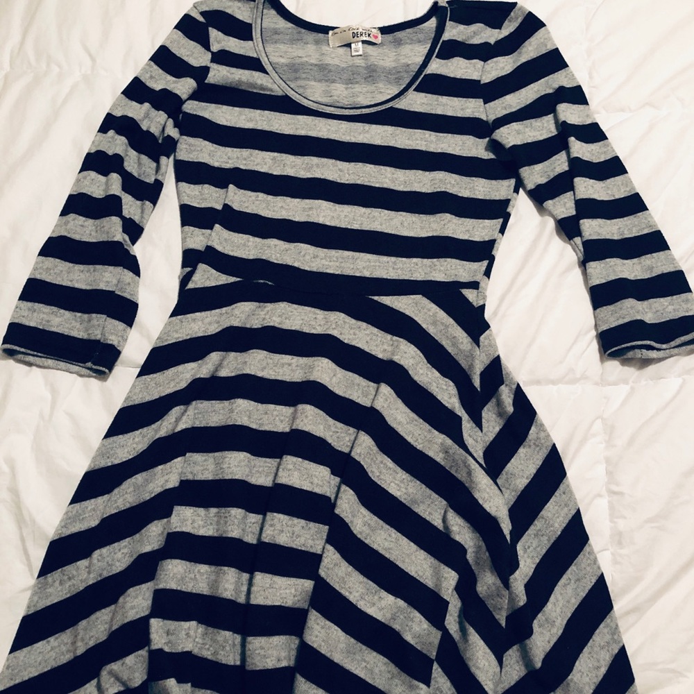 Quarter sleeve sweater dress